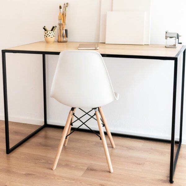 STUDIO DELTA MINIMALIST DESK IN BLACK