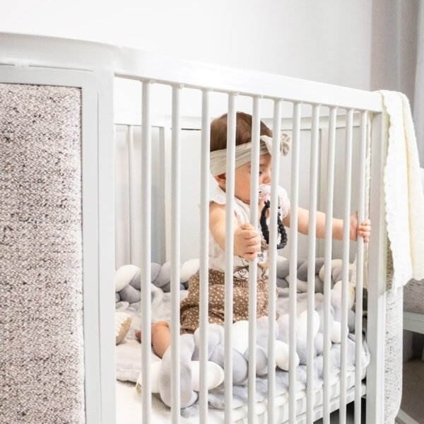STUDIO DELTA ADJUSTABLE UPHOLSTERED BABY CRIB COT